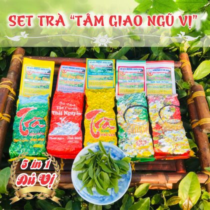  Set Trà "Tâm Giao" là sự hoà quyện của 5 sản phẩm trong 1. Phù hợp cho khách hàng mới đến với Phúc Nguyên Trà. Muốn thưởng thức trọn bộ những sản phẩm được yêu thích nhất của Phúc Nguyên. Qua đó tìm được cho mình một khẩu vị phù hợp để gắn bó lâu dài. -  100% sản phẩm Set "Trà Tâm Giao" của Phúc Nguyên là trà thuần mộc, thuần tự nhiên, không ướp hương liệu, không dùng chất phụ gia, không dùng chất bảo quản. Kết tụ tinh hoa của trời, đất và những bàn tay nghệ nhân lão làng nhất của Tân Cương.